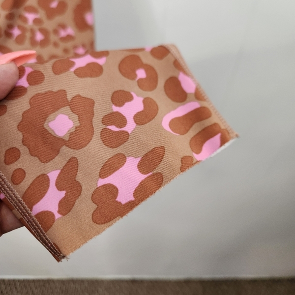 Aerie Offline 7/8 Ankle Leggings High Rise Pink Leopard Animal Print Activewear - Picture 6 of 8